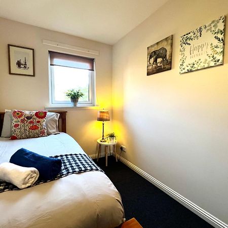 Stylish Modern Flat With Juliet Balcony & Parking Daire Glasgow Dış mekan fotoğraf