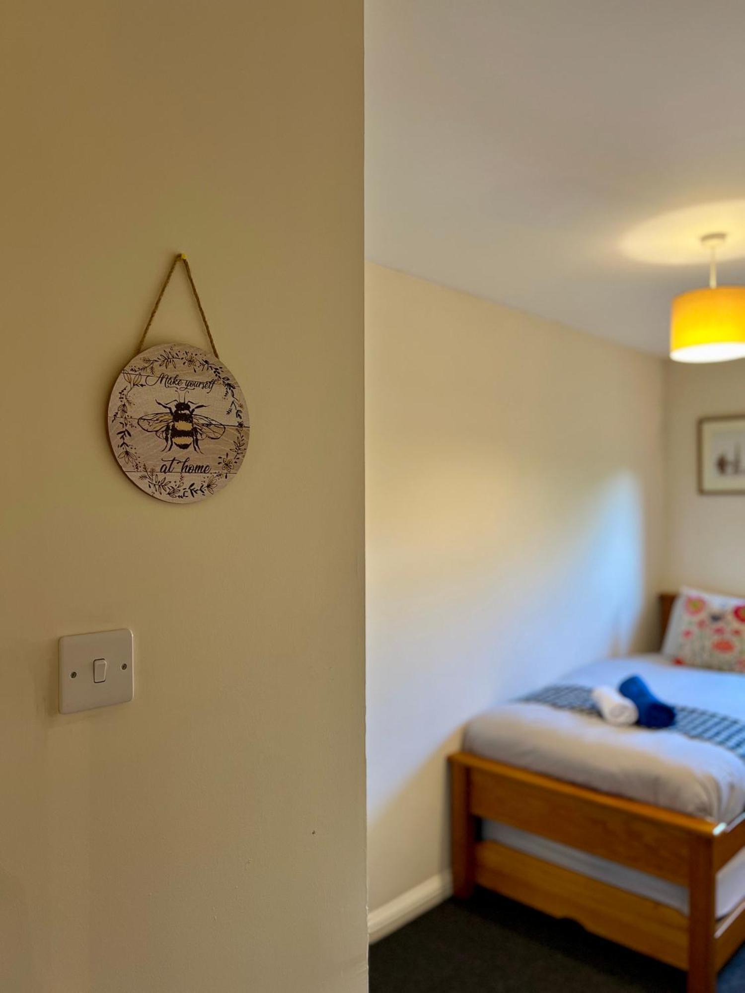 Stylish Modern Flat With Juliet Balcony & Parking Daire Glasgow Dış mekan fotoğraf