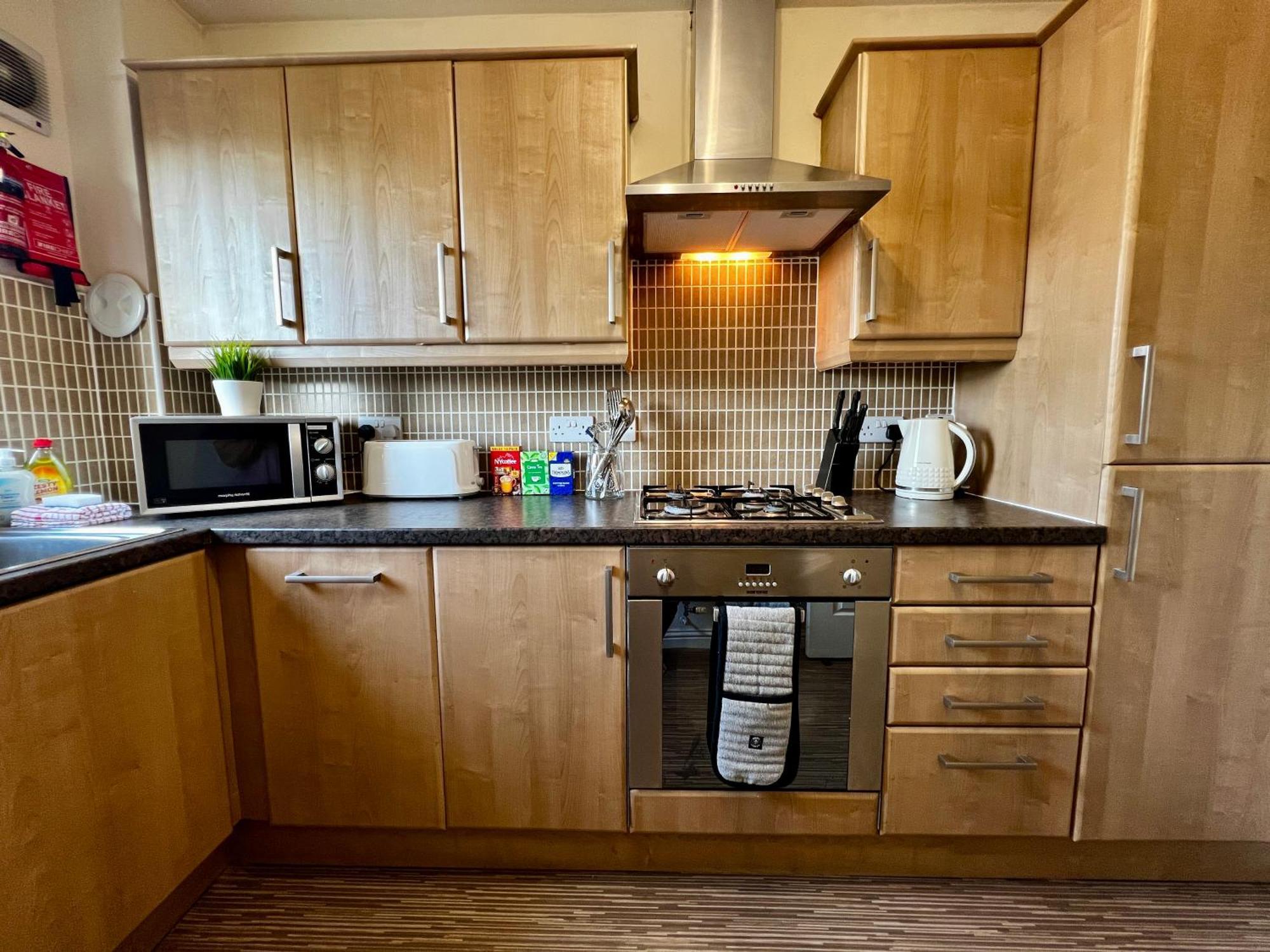Stylish Modern Flat With Juliet Balcony & Parking Daire Glasgow Dış mekan fotoğraf