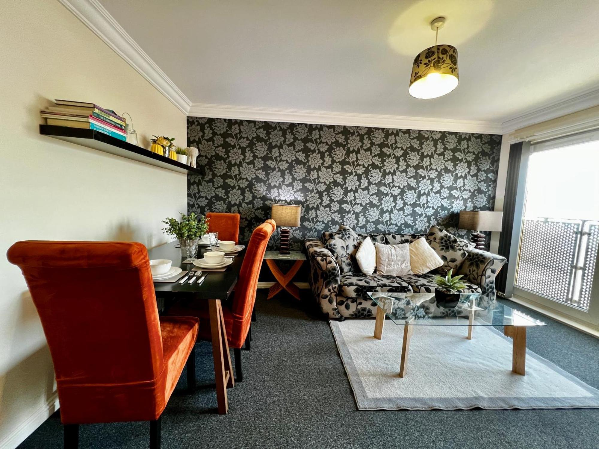 Stylish Modern Flat With Juliet Balcony & Parking Daire Glasgow Dış mekan fotoğraf