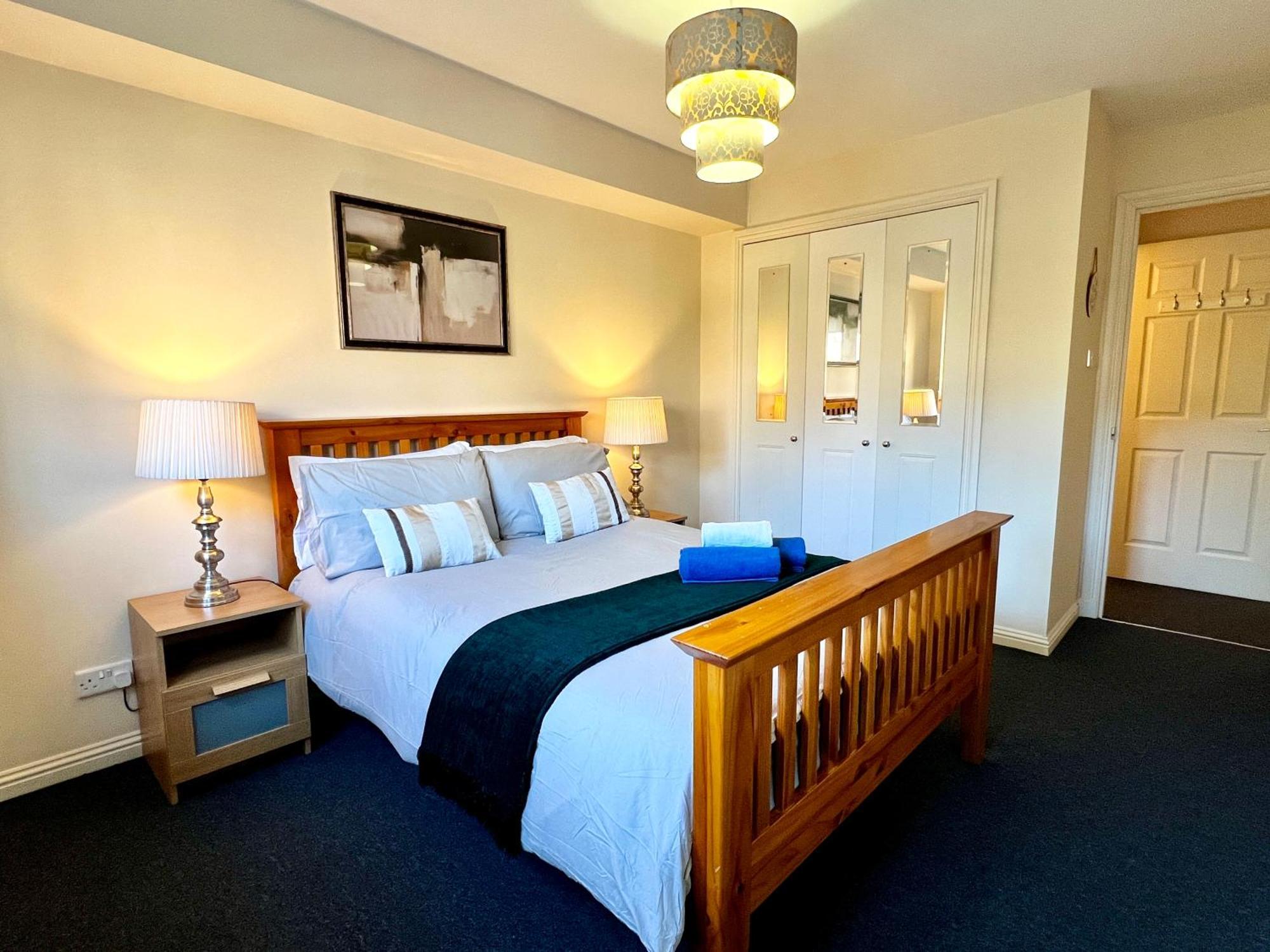 Stylish Modern Flat With Juliet Balcony & Parking Daire Glasgow Dış mekan fotoğraf