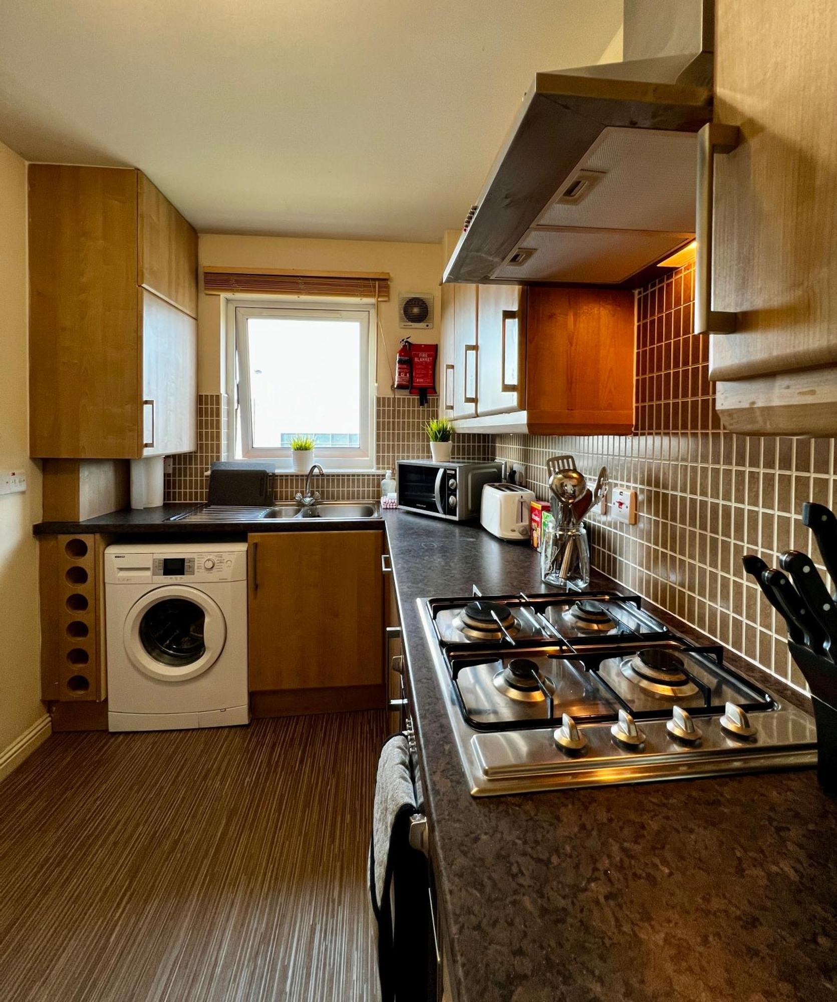 Stylish Modern Flat With Juliet Balcony & Parking Daire Glasgow Dış mekan fotoğraf