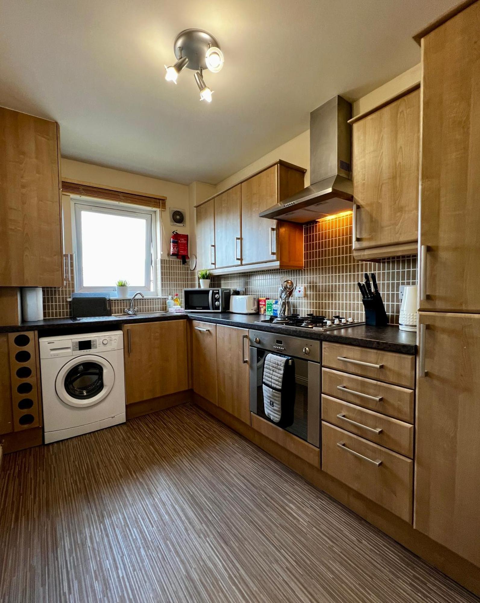 Stylish Modern Flat With Juliet Balcony & Parking Daire Glasgow Dış mekan fotoğraf