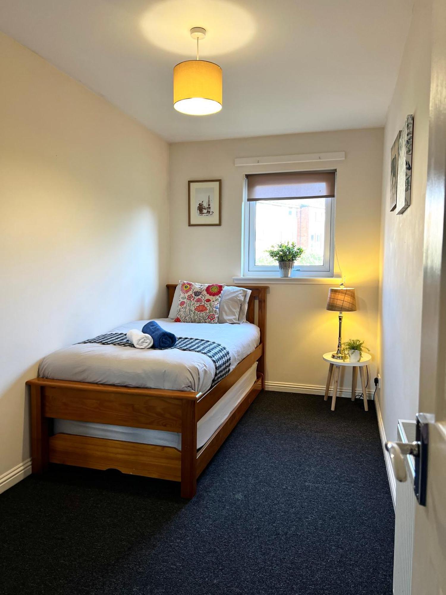 Stylish Modern Flat With Juliet Balcony & Parking Daire Glasgow Dış mekan fotoğraf