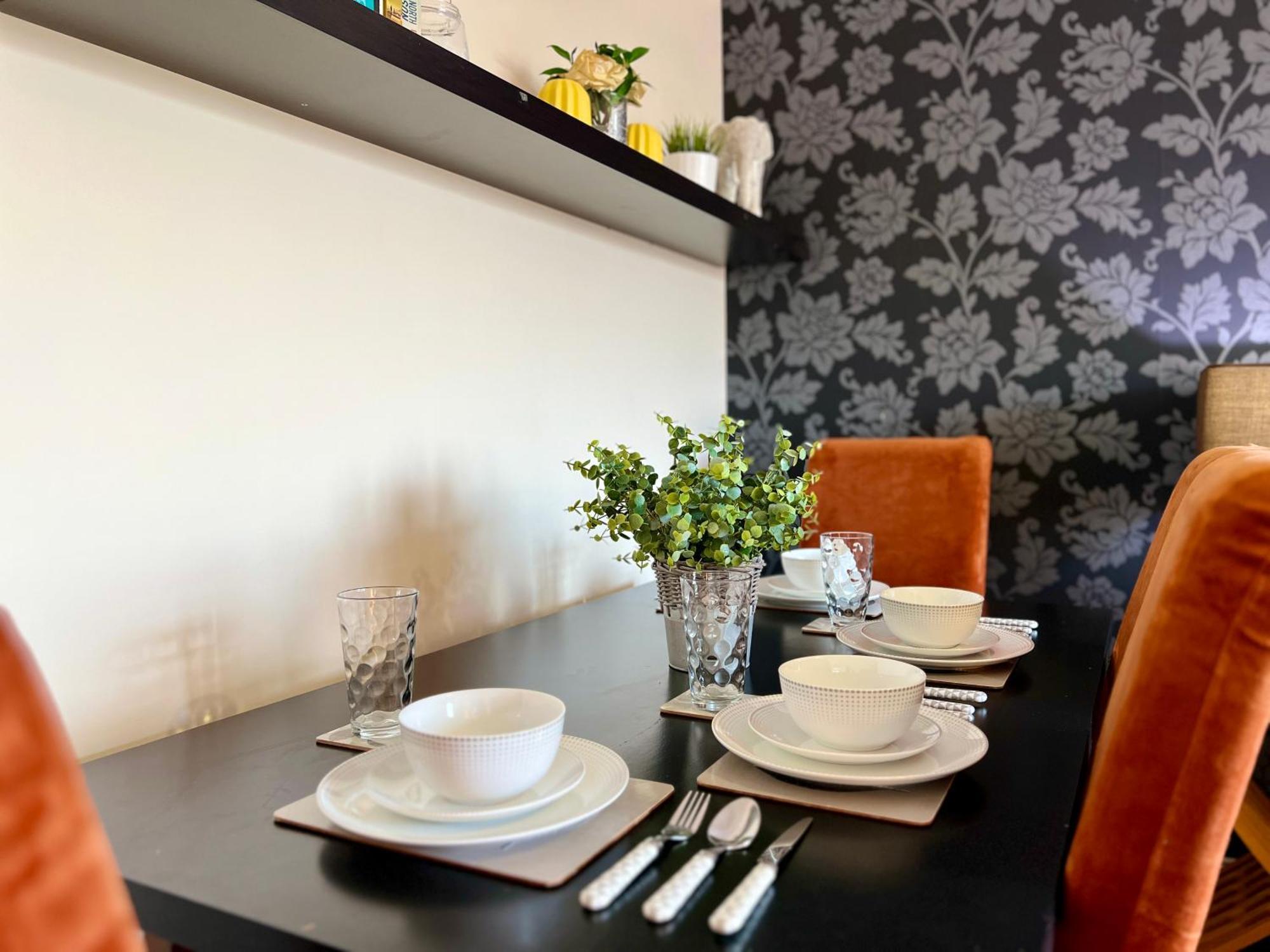Stylish Modern Flat With Juliet Balcony & Parking Daire Glasgow Dış mekan fotoğraf